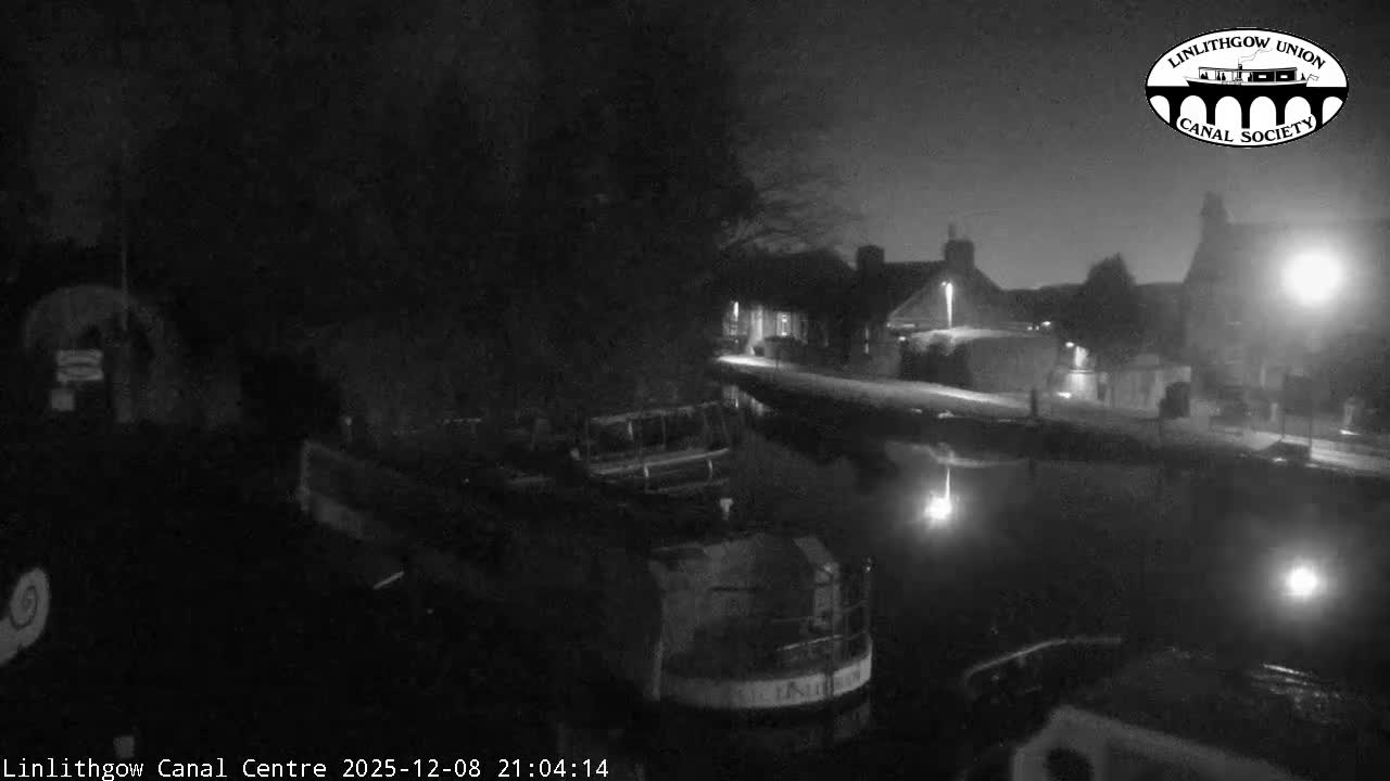 Linlithgow Union Canal Centre Live Cam - Linlithgow, West Lothian, Scotland, United Kingdom