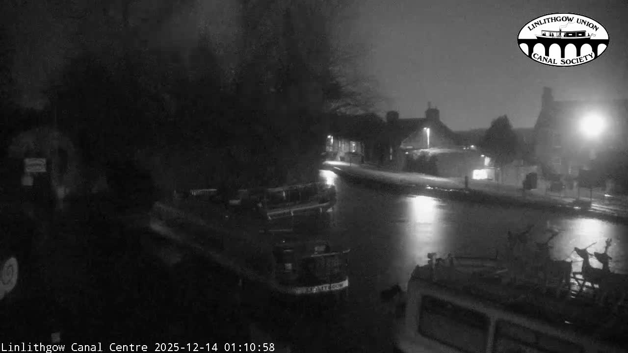 Linlithgow Union Canal Centre Live Cam - Linlithgow, West Lothian, Scotland, United Kingdom