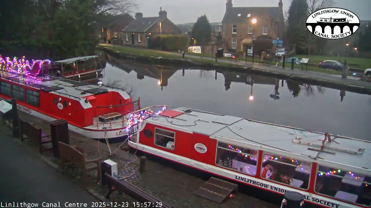 Linlithgow Union Canal Centre Live Cam - Linlithgow, West Lothian, Scotland, United Kingdom