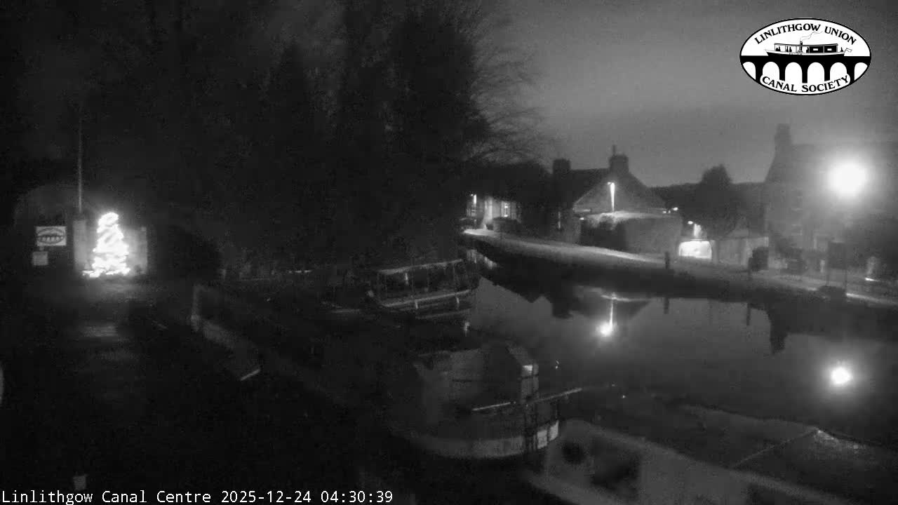 Linlithgow Union Canal Centre Live Cam - Linlithgow, West Lothian, Scotland, United Kingdom