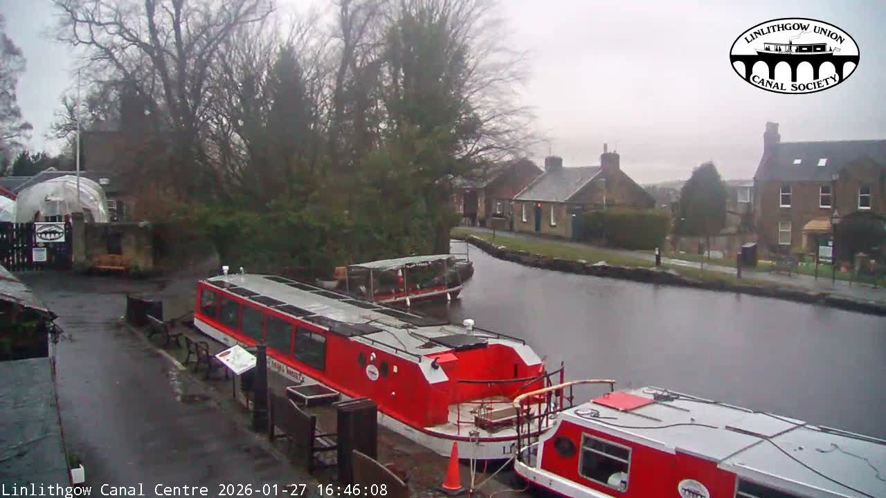 Linlithgow Union Canal Centre Live Cam - Linlithgow, West Lothian, Scotland, United Kingdom