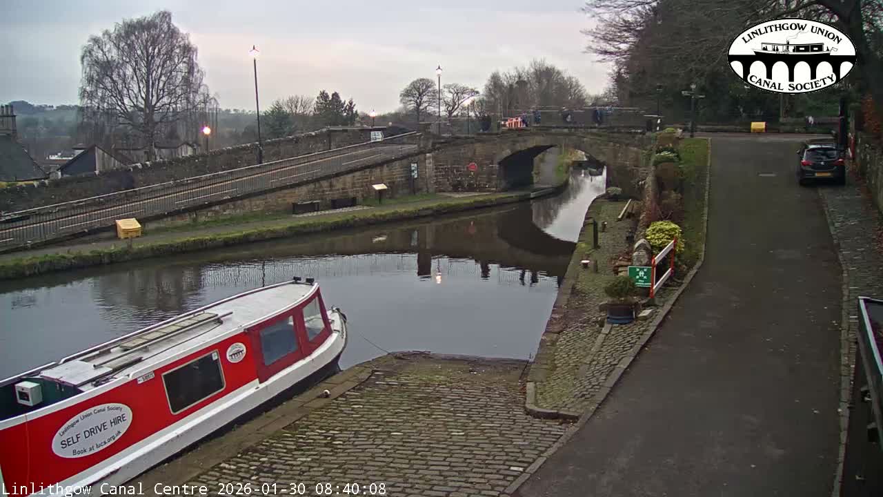 Linlithgow Union Canal Centre Live Cam - Linlithgow, West Lothian, Scotland, United Kingdom