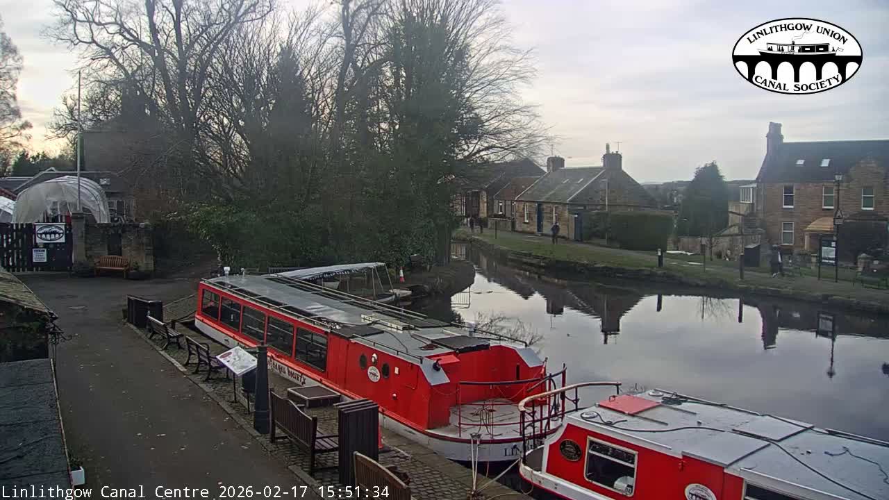 Linlithgow Union Canal Centre Live Cam - Linlithgow, West Lothian, Scotland, United Kingdom