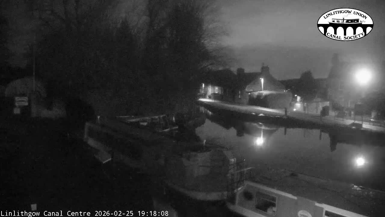 Linlithgow Union Canal Centre Live Cam - Linlithgow, West Lothian, Scotland, United Kingdom