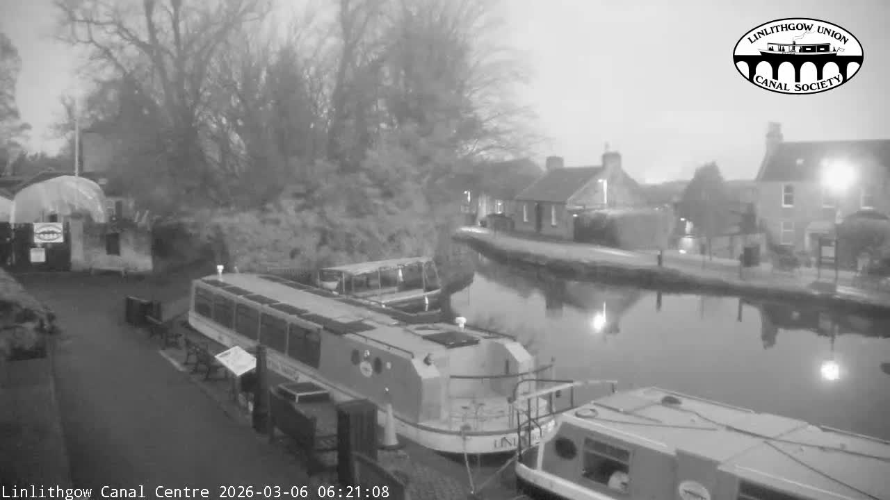 Linlithgow Union Canal Centre Live Cam - Linlithgow, West Lothian, Scotland, United Kingdom