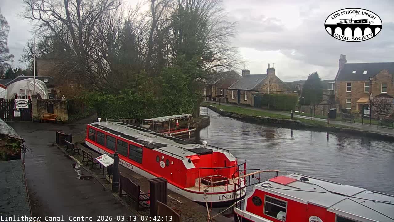 Linlithgow Union Canal Centre Live Cam - Linlithgow, West Lothian, Scotland, United Kingdom