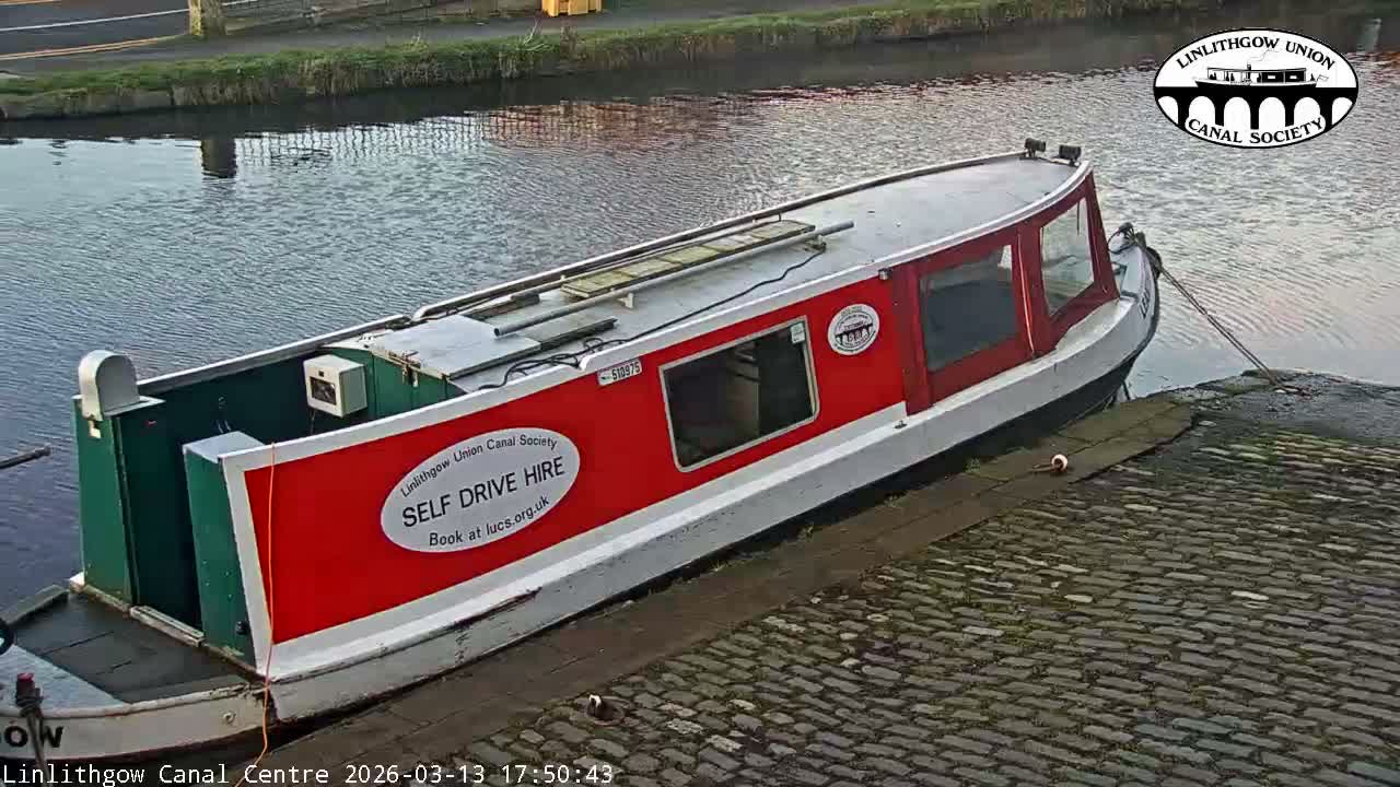 Linlithgow Union Canal Centre Live Cam - Linlithgow, West Lothian, Scotland, United Kingdom