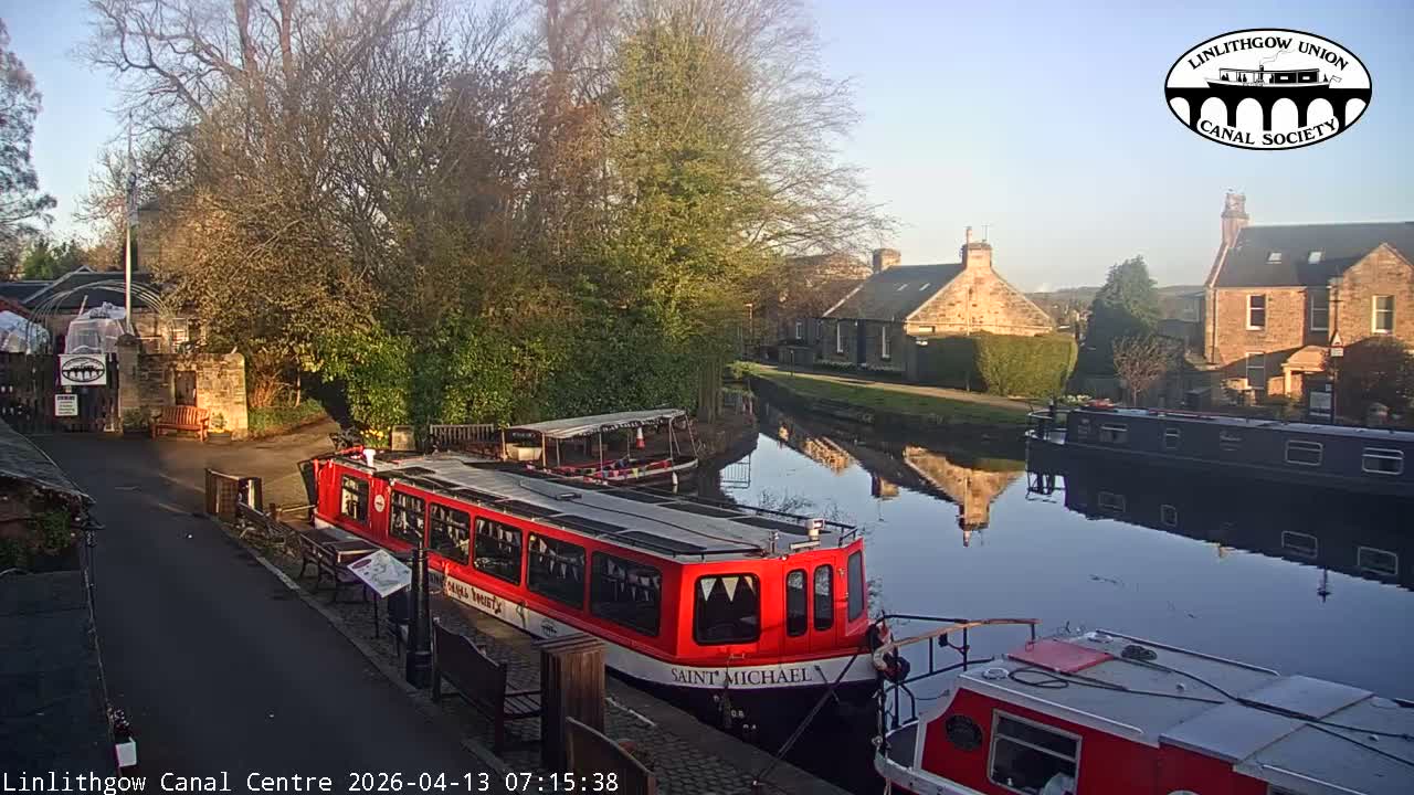 Linlithgow Union Canal Centre Live Cam - Linlithgow, West Lothian, Scotland, United Kingdom