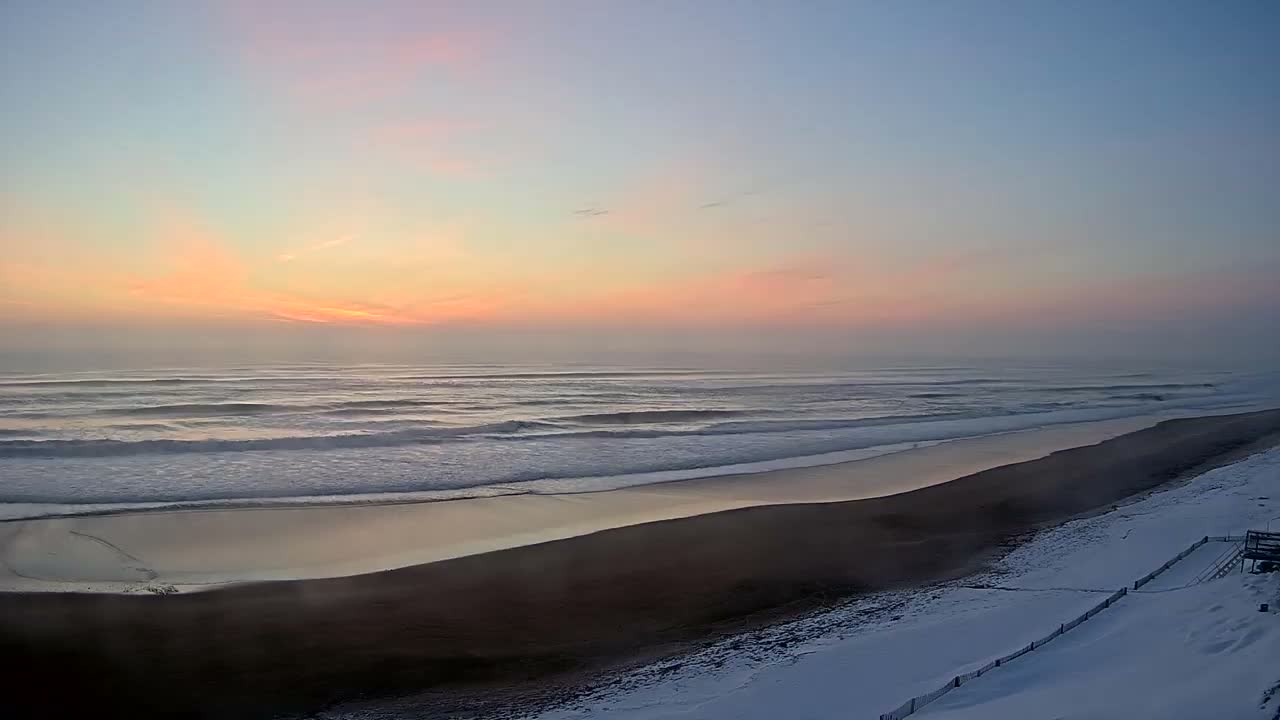 Newburyport, Plum Island Beach South Live Cam - Newburyport, Essex, Massachusetts, USA