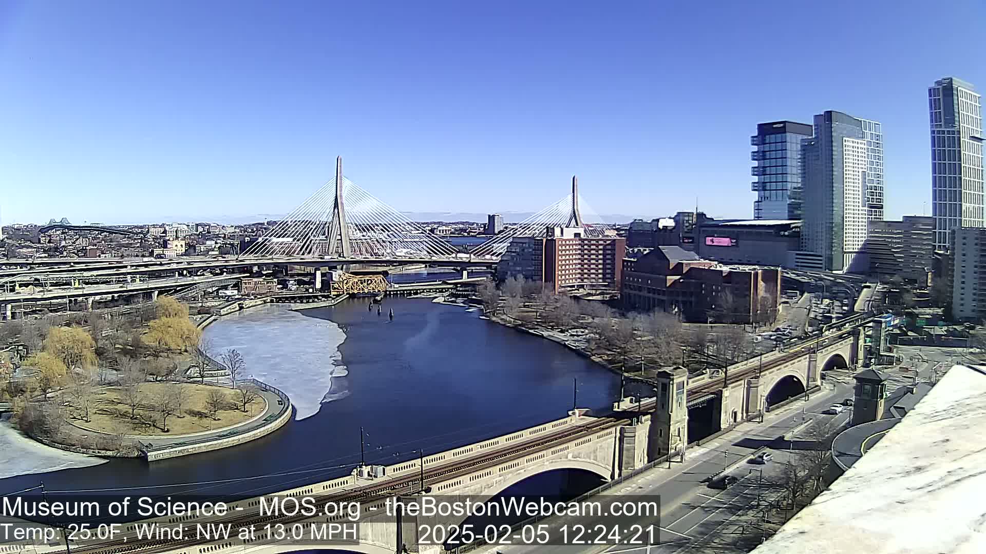  Green Line Subway & Bridge Live Cam - Cambridge, Boston, Massachusetts ,USA