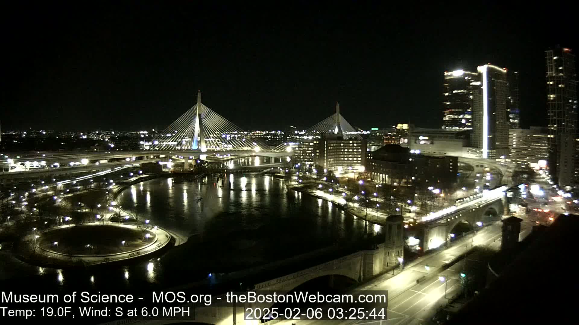  Green Line Subway & Bridge Live Cam - Cambridge, Boston, Massachusetts ,USA