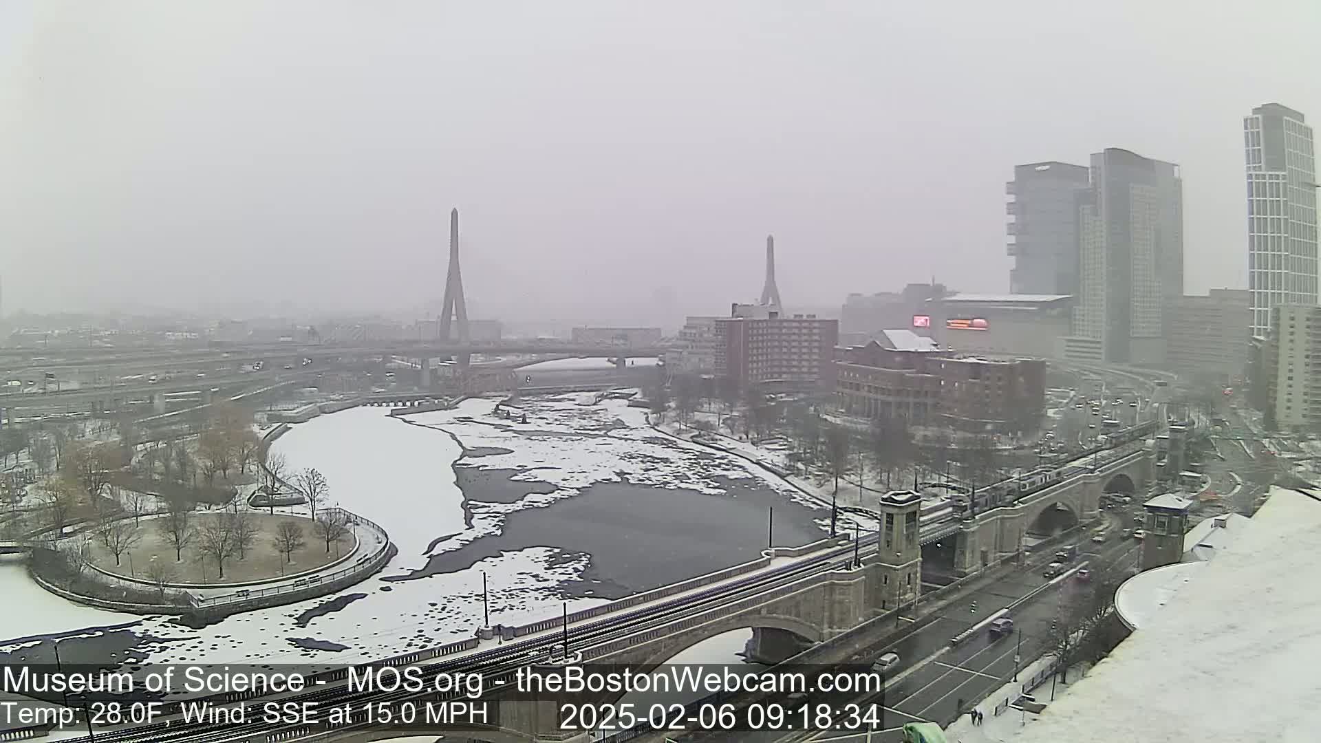  Green Line Subway & Bridge Live Cam - Cambridge, Boston, Massachusetts ,USA