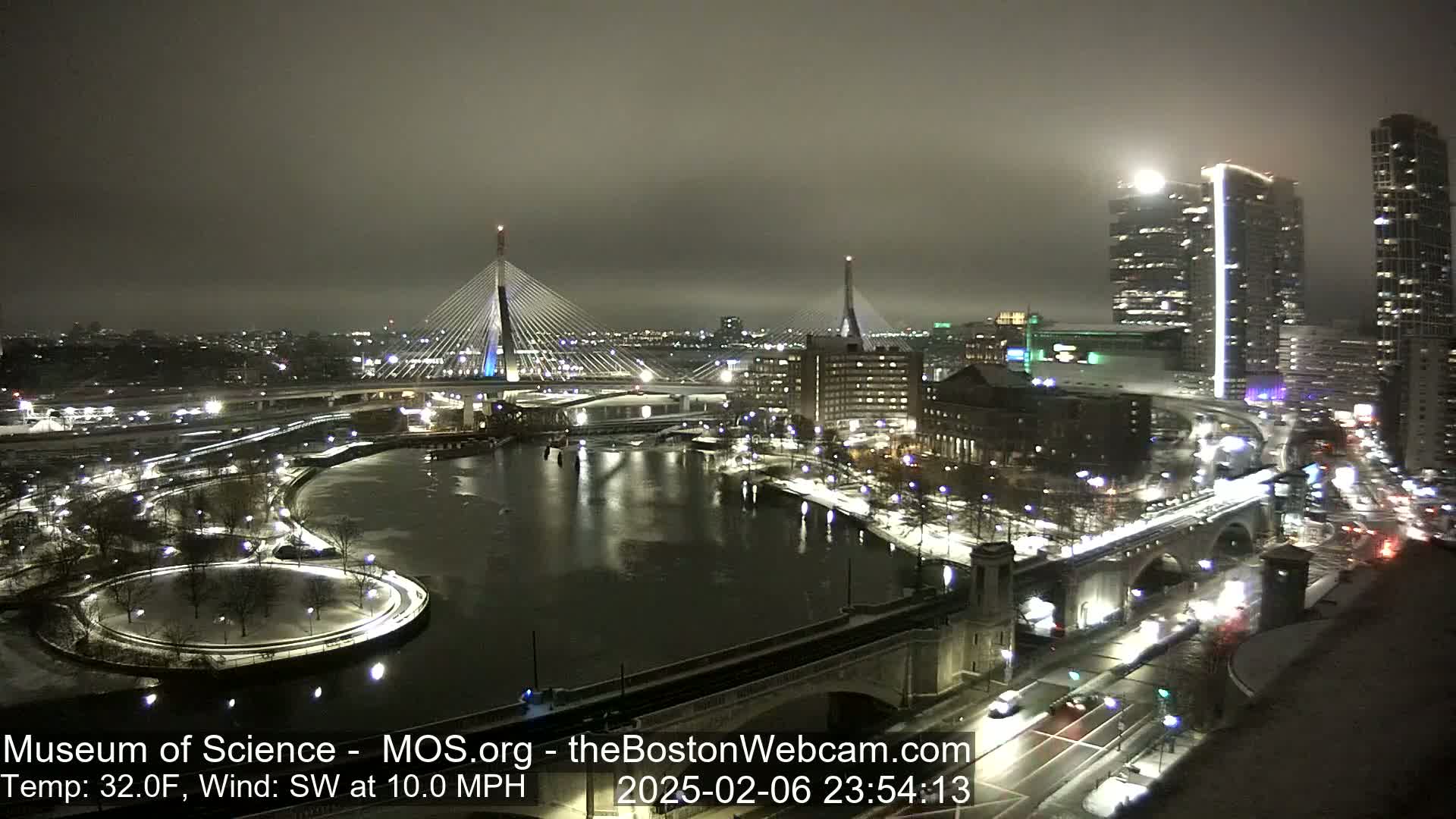 Green Line Subway & Bridge Live Cam - Cambridge, Boston, Massachusetts ,USA