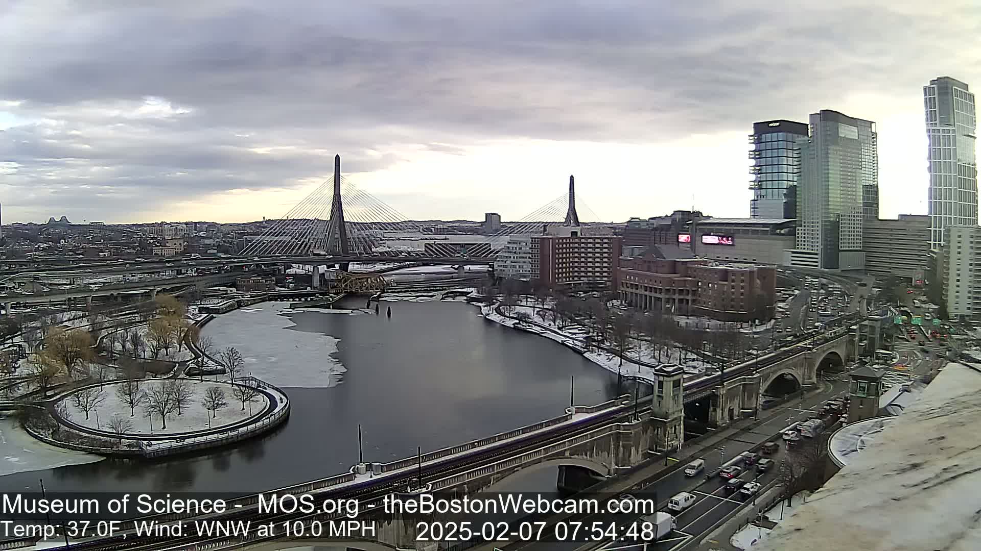  Green Line Subway & Bridge Live Cam - Cambridge, Boston, Massachusetts ,USA