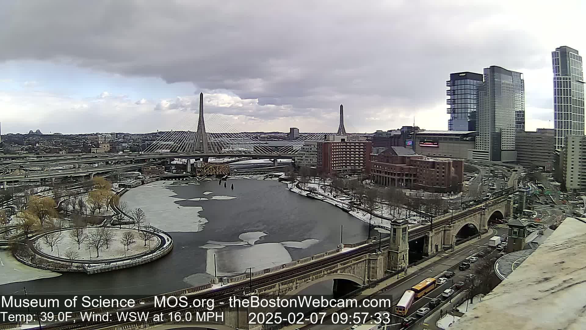  Green Line Subway & Bridge Live Cam - Cambridge, Boston, Massachusetts ,USA