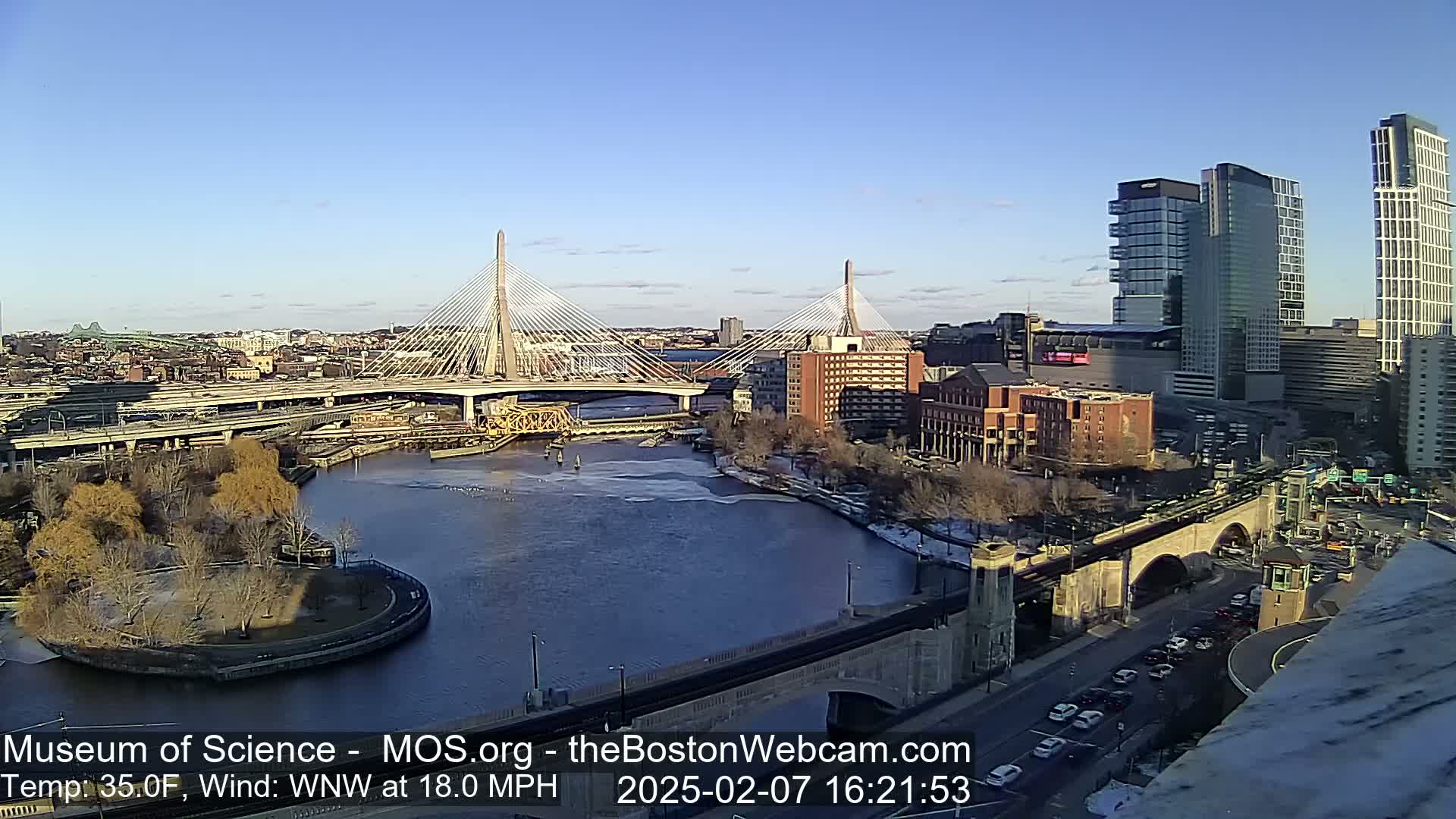 Green Line Subway & Bridge Live Cam - Cambridge, Boston, Massachusetts ,USA