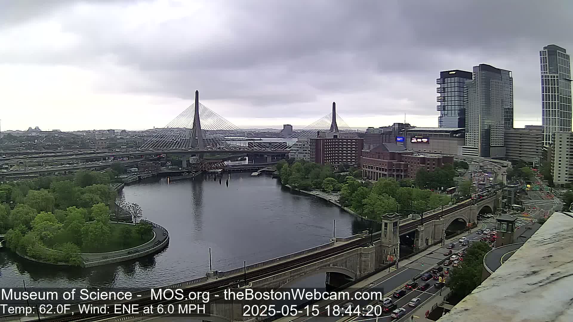  Green Line Subway & Bridge Live Cam - Cambridge, Boston, Massachusetts ,USA