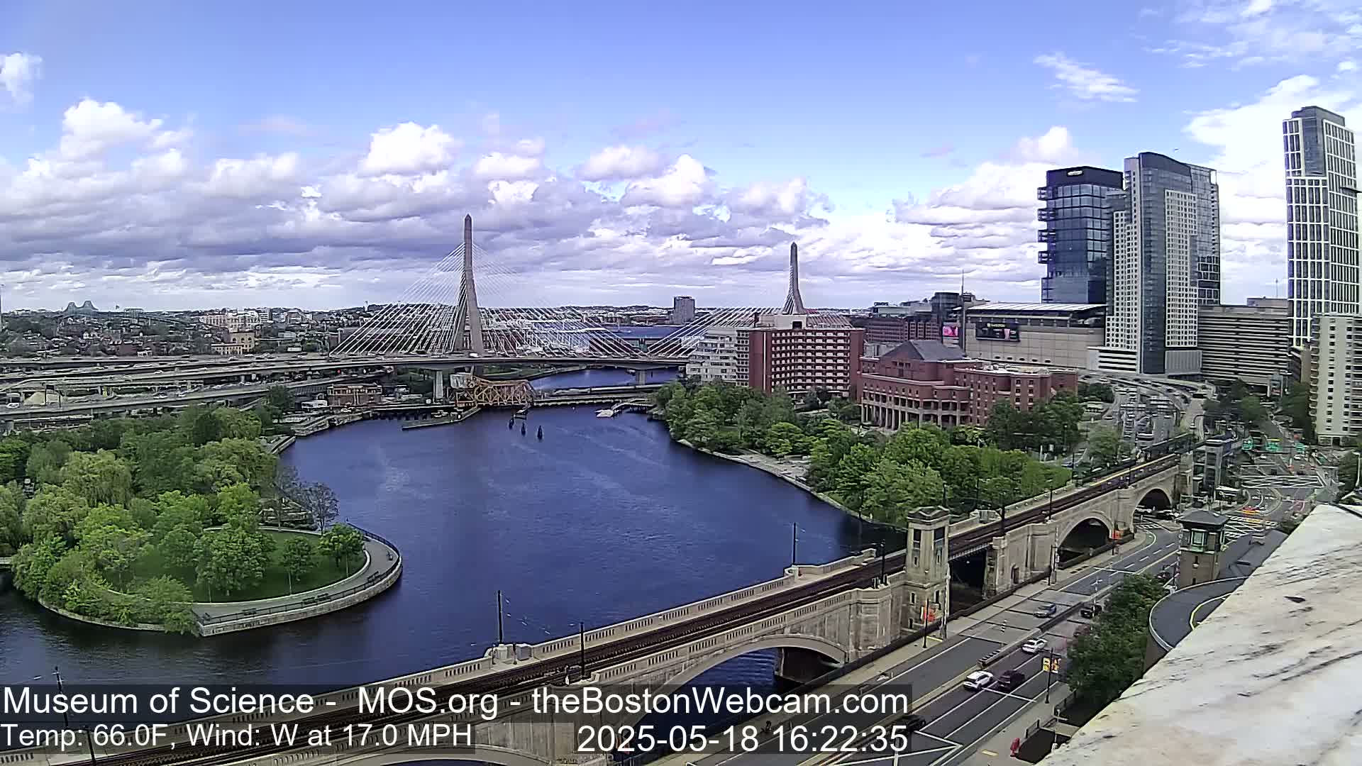  Green Line Subway & Bridge Live Cam - Cambridge, Boston, Massachusetts ,USA