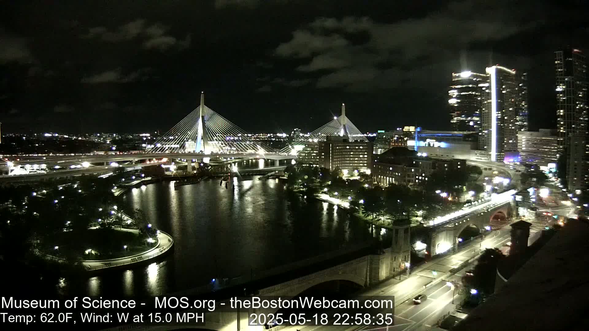  Green Line Subway & Bridge Live Cam - Cambridge, Boston, Massachusetts ,USA