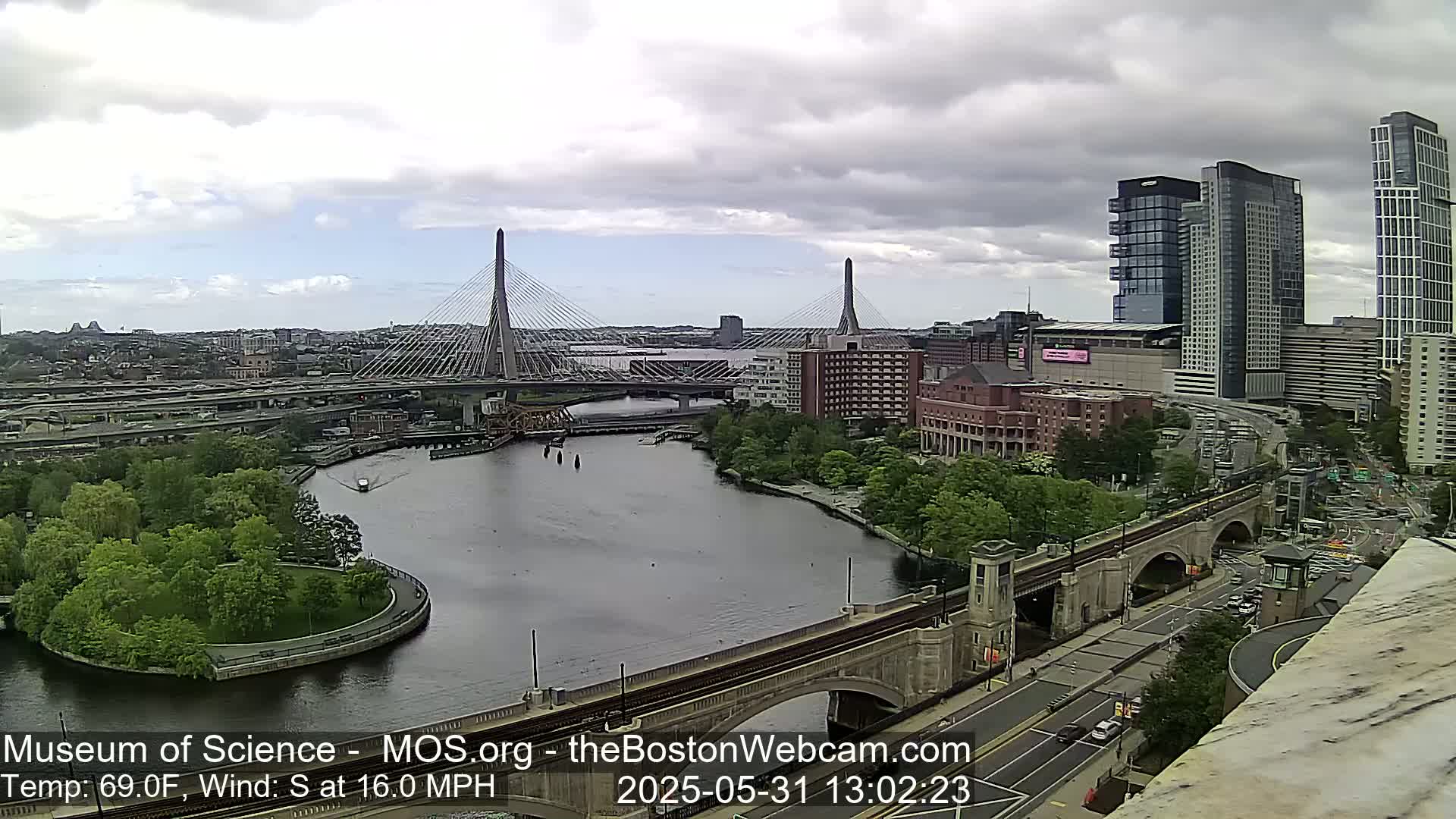  Green Line Subway & Bridge Live Cam - Cambridge, Boston, Massachusetts ,USA