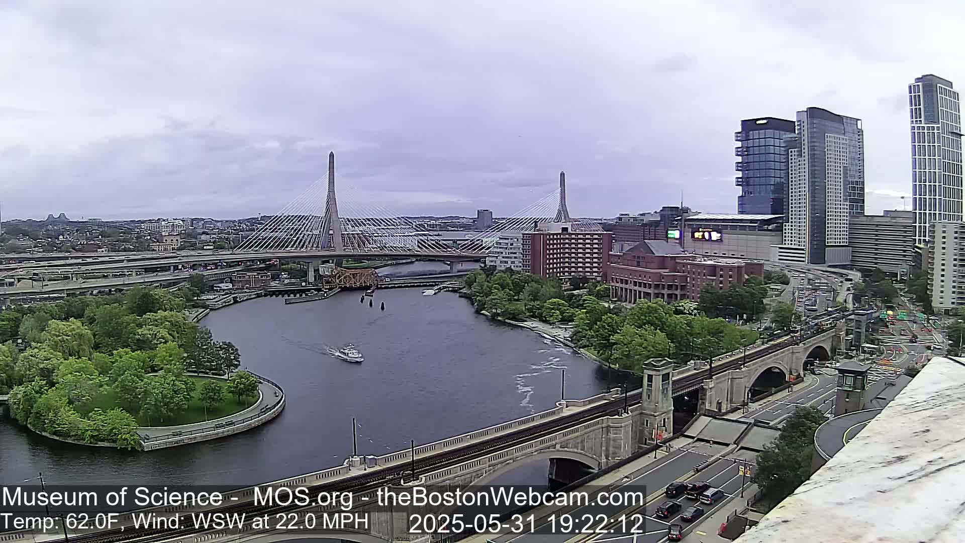 Green Line Subway & Bridge Live Cam - Cambridge, Boston, Massachusetts ,USA
