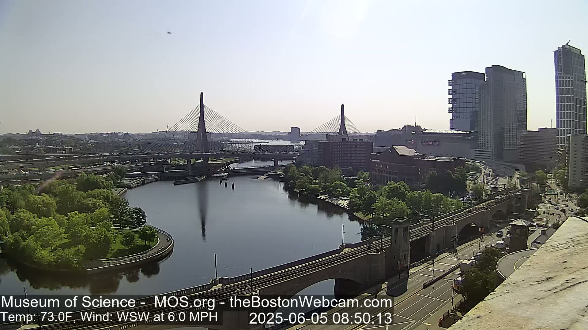  Green Line Subway & Bridge Live Cam - Cambridge, Boston, Massachusetts ,USA
