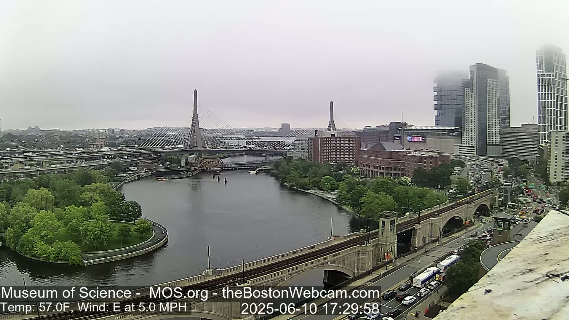  Green Line Subway & Bridge Live Cam - Cambridge, Boston, Massachusetts ,USA