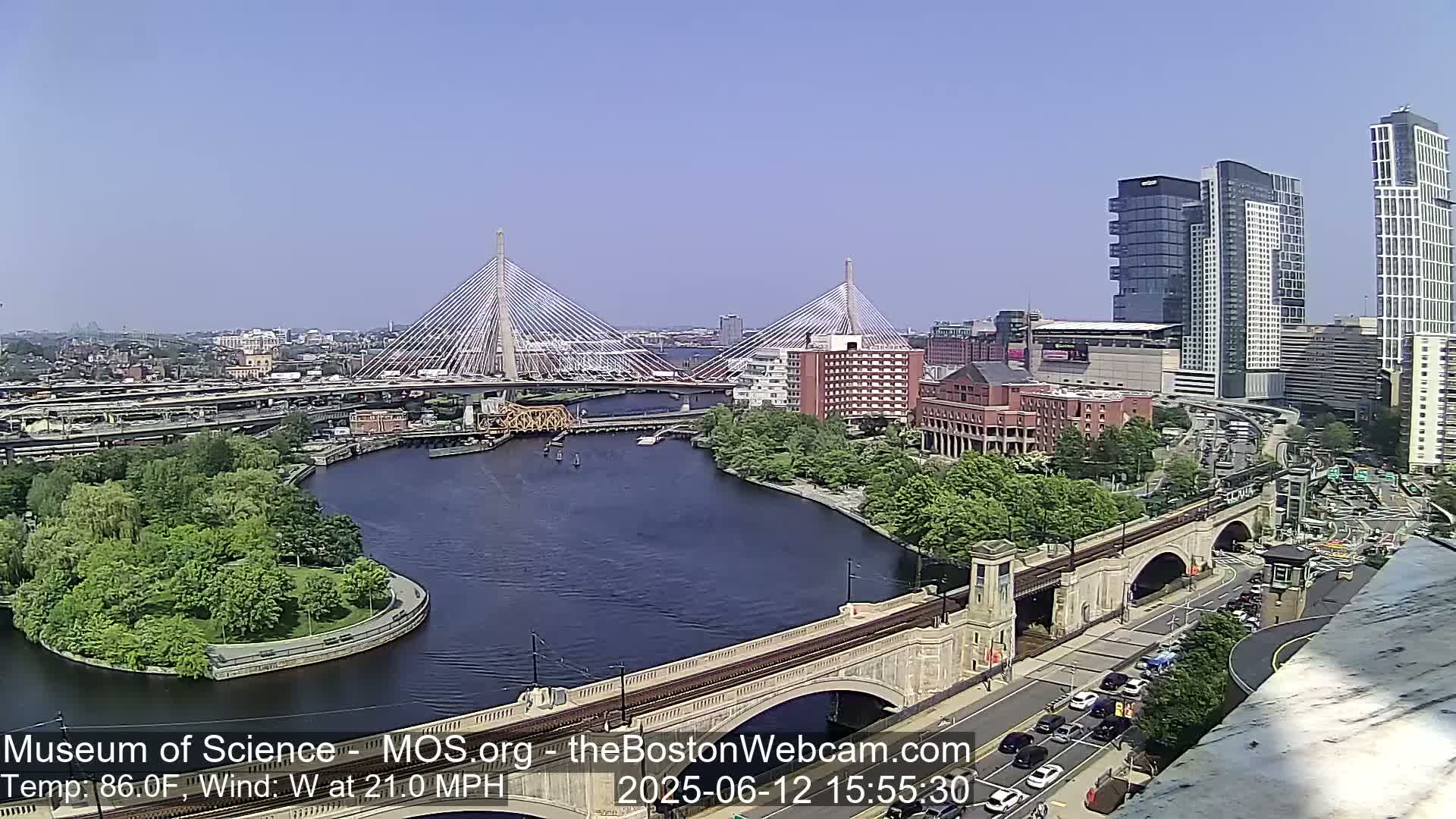  Green Line Subway & Bridge Live Cam - Cambridge, Boston, Massachusetts ,USA