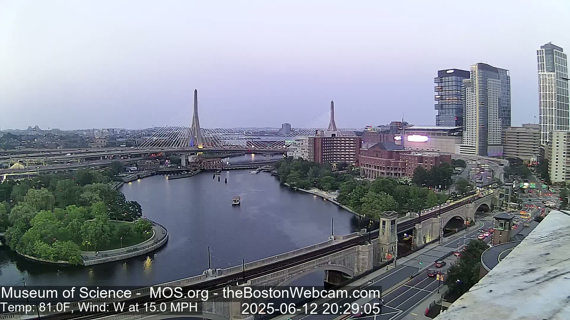  Green Line Subway & Bridge Live Cam - Cambridge, Boston, Massachusetts ,USA