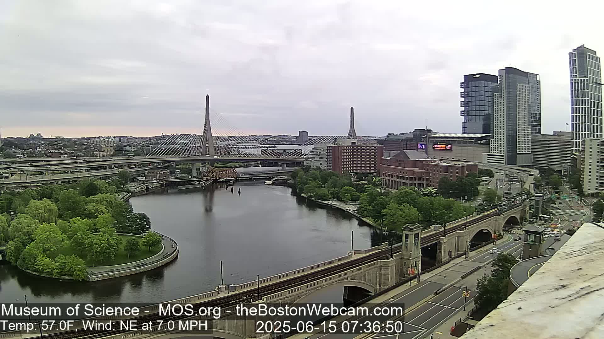  Green Line Subway & Bridge Live Cam - Cambridge, Boston, Massachusetts ,USA