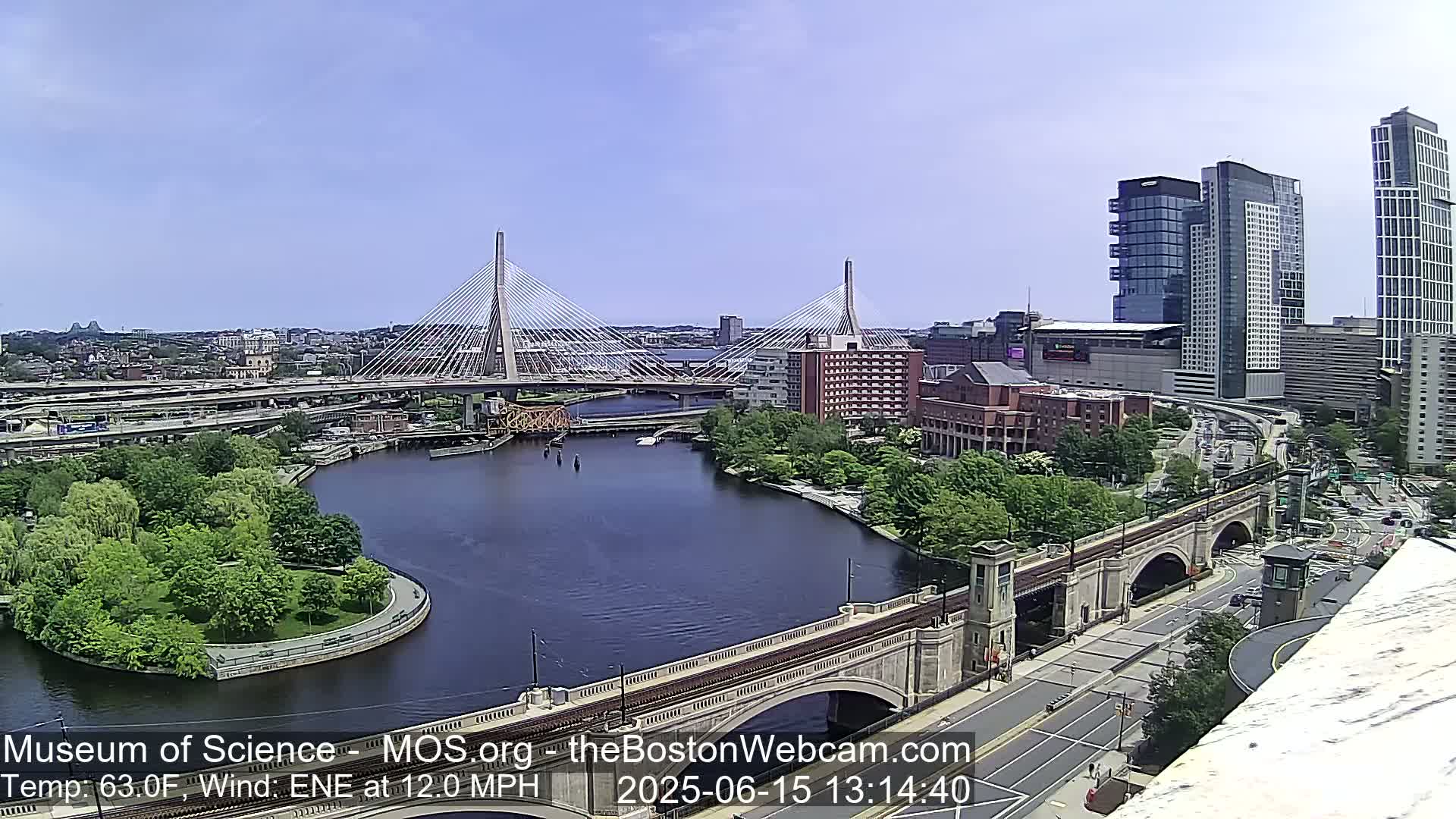  Green Line Subway & Bridge Live Cam - Cambridge, Boston, Massachusetts ,USA