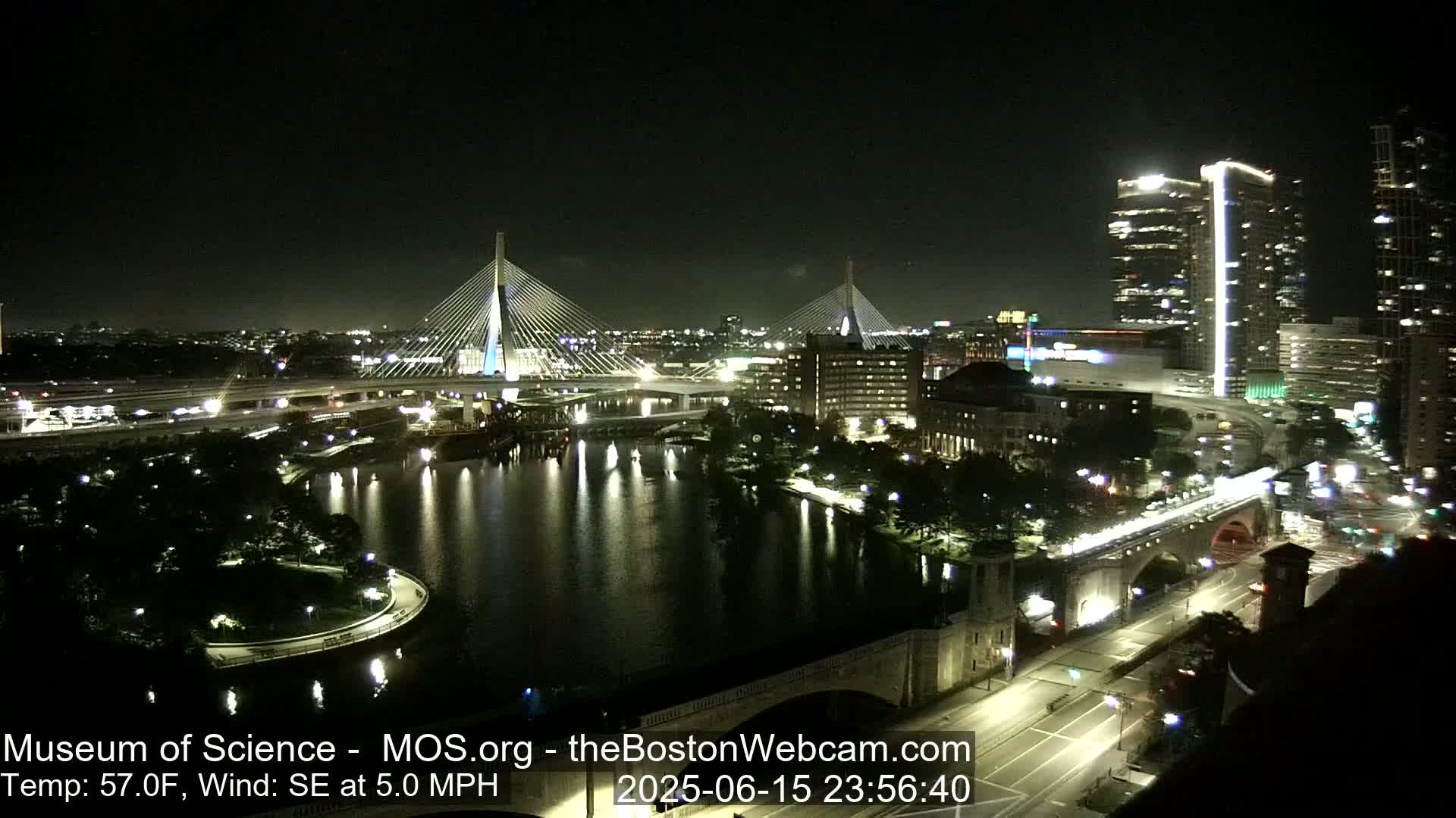  Green Line Subway & Bridge Live Cam - Cambridge, Boston, Massachusetts ,USA
