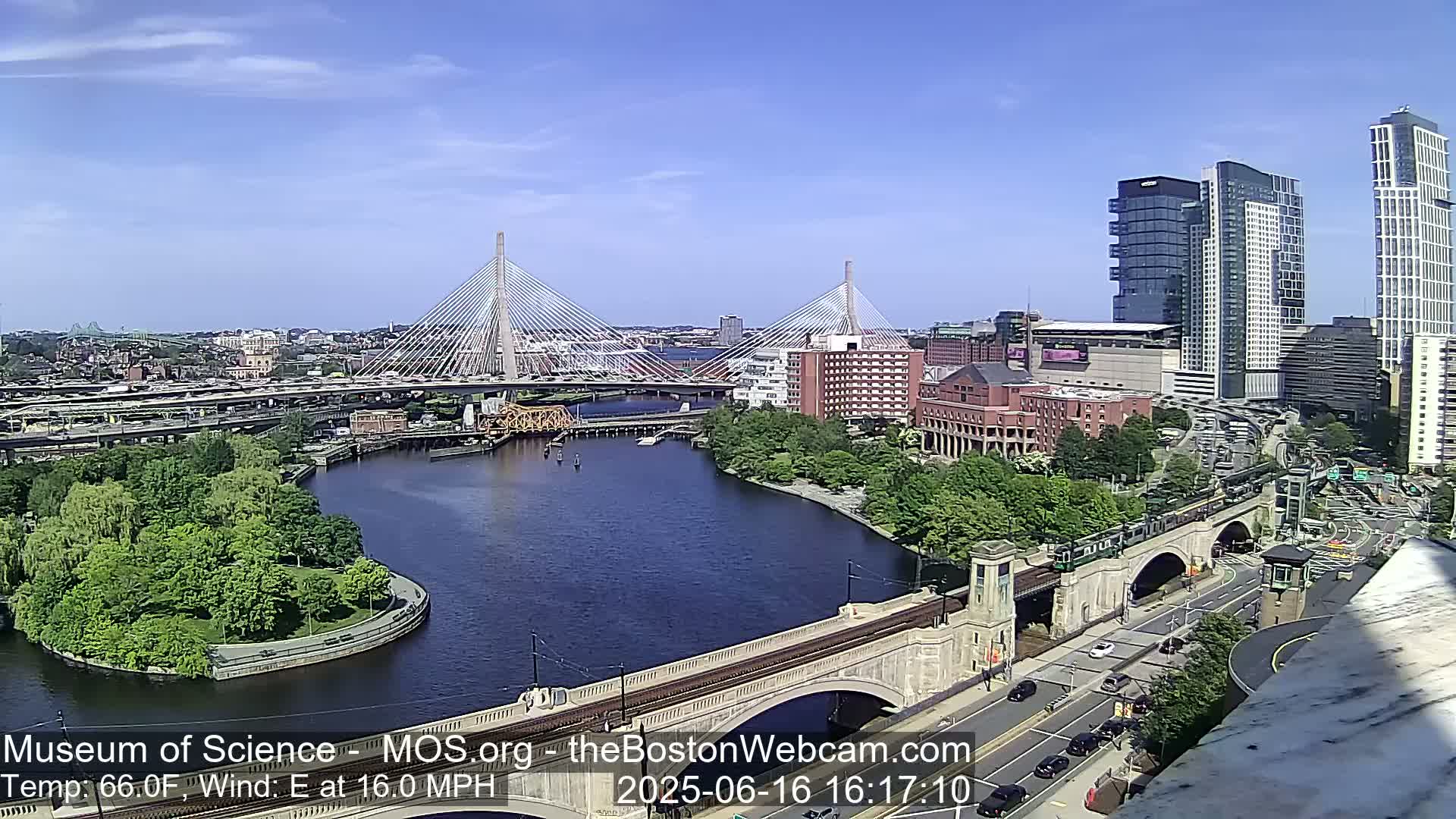  Green Line Subway & Bridge Live Cam - Cambridge, Boston, Massachusetts ,USA