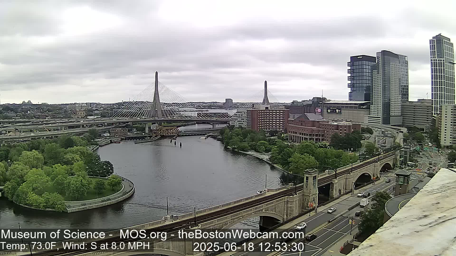  Green Line Subway & Bridge Live Cam - Cambridge, Boston, Massachusetts ,USA