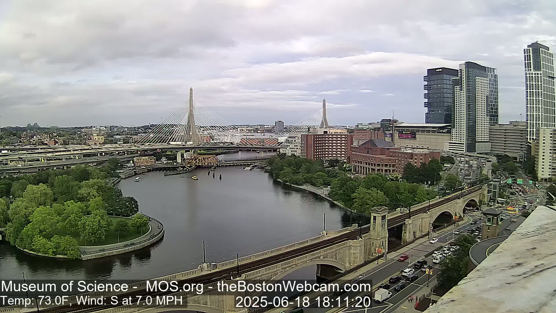  Green Line Subway & Bridge Live Cam - Cambridge, Boston, Massachusetts ,USA