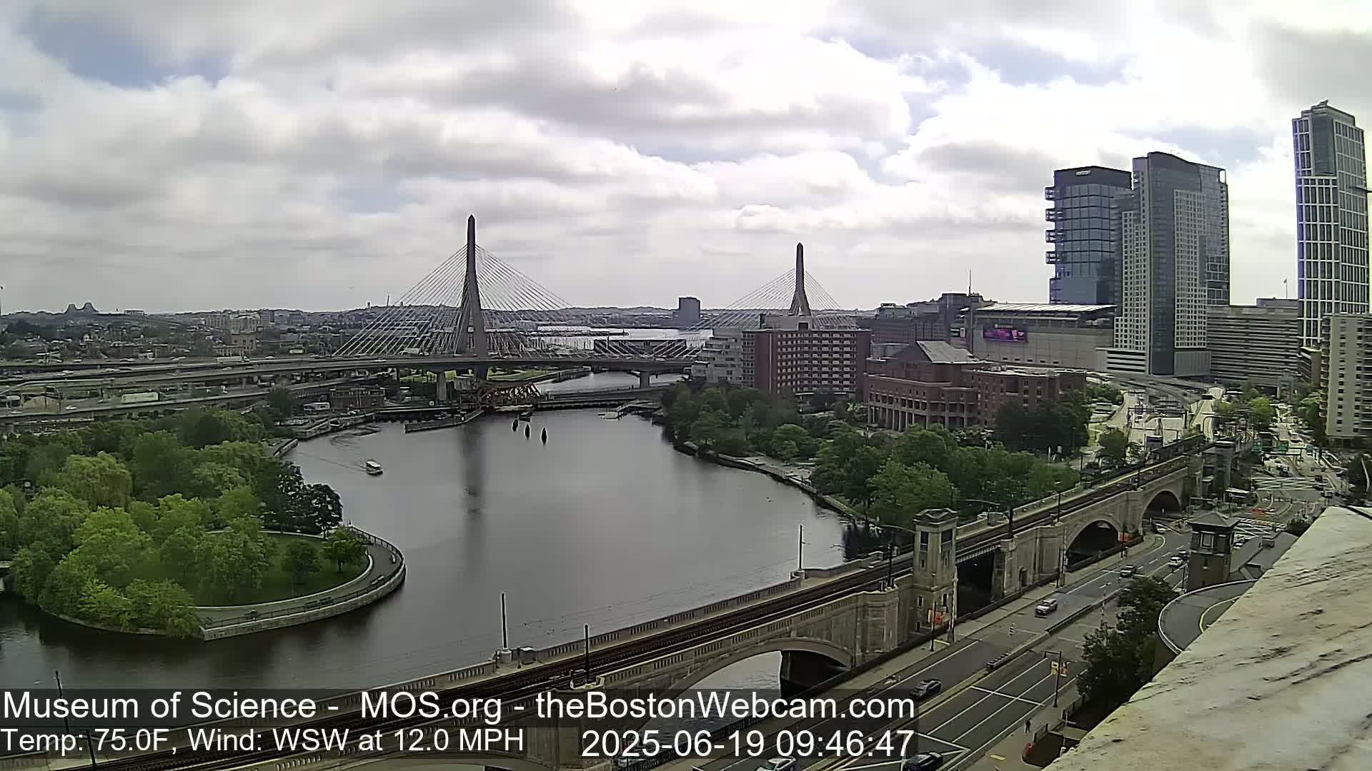  Green Line Subway & Bridge Live Cam - Cambridge, Boston, Massachusetts ,USA