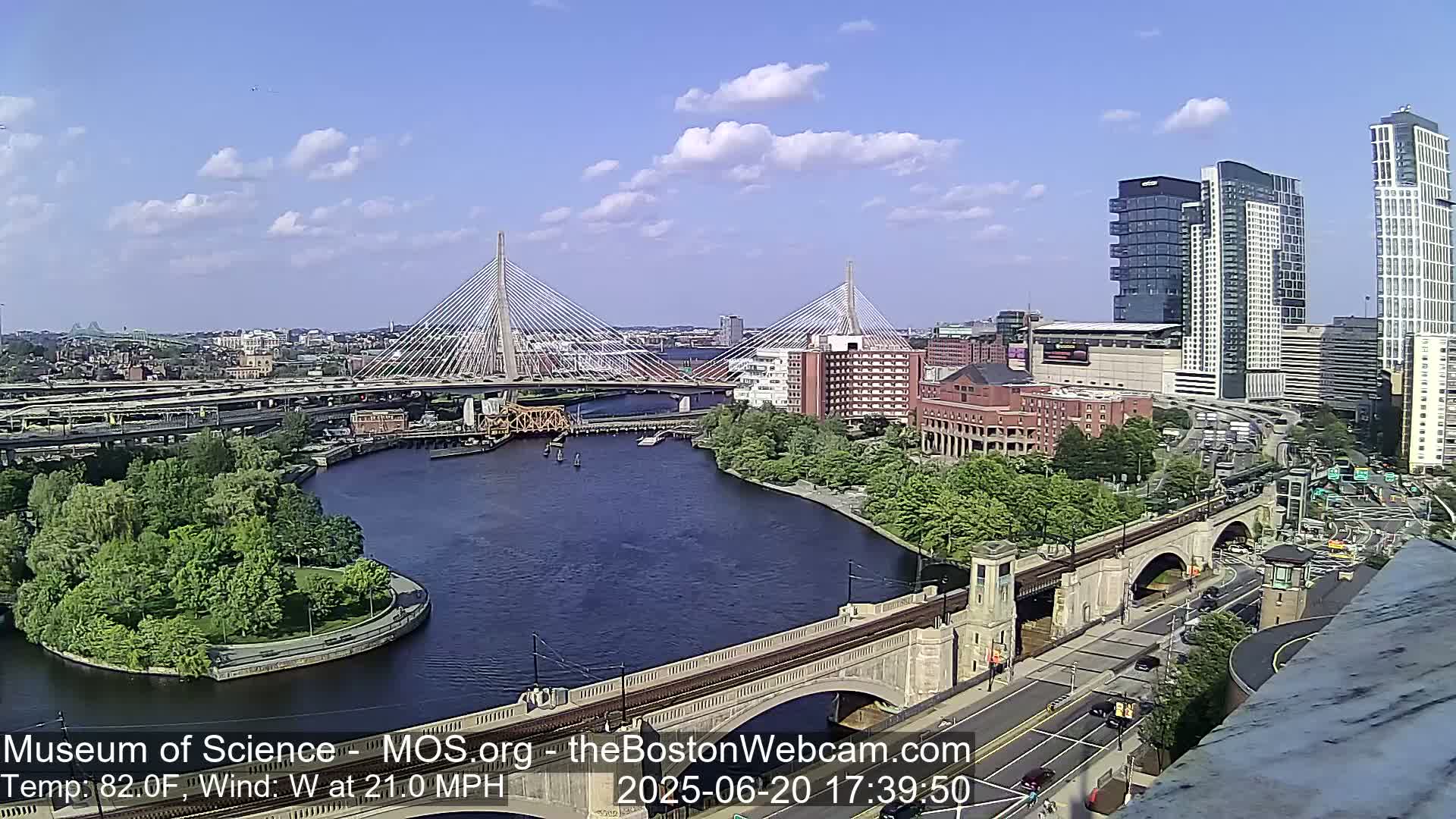  Green Line Subway & Bridge Live Cam - Cambridge, Boston, Massachusetts ,USA