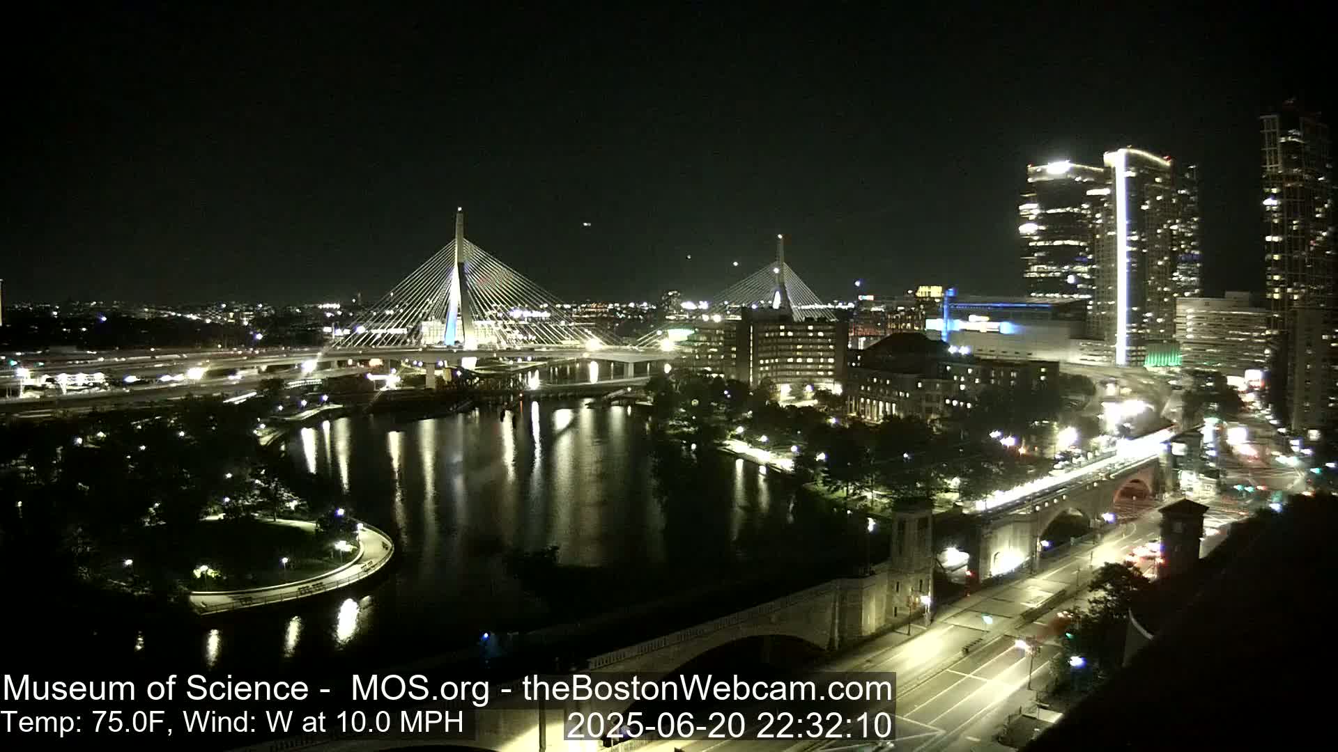  Green Line Subway & Bridge Live Cam - Cambridge, Boston, Massachusetts ,USA