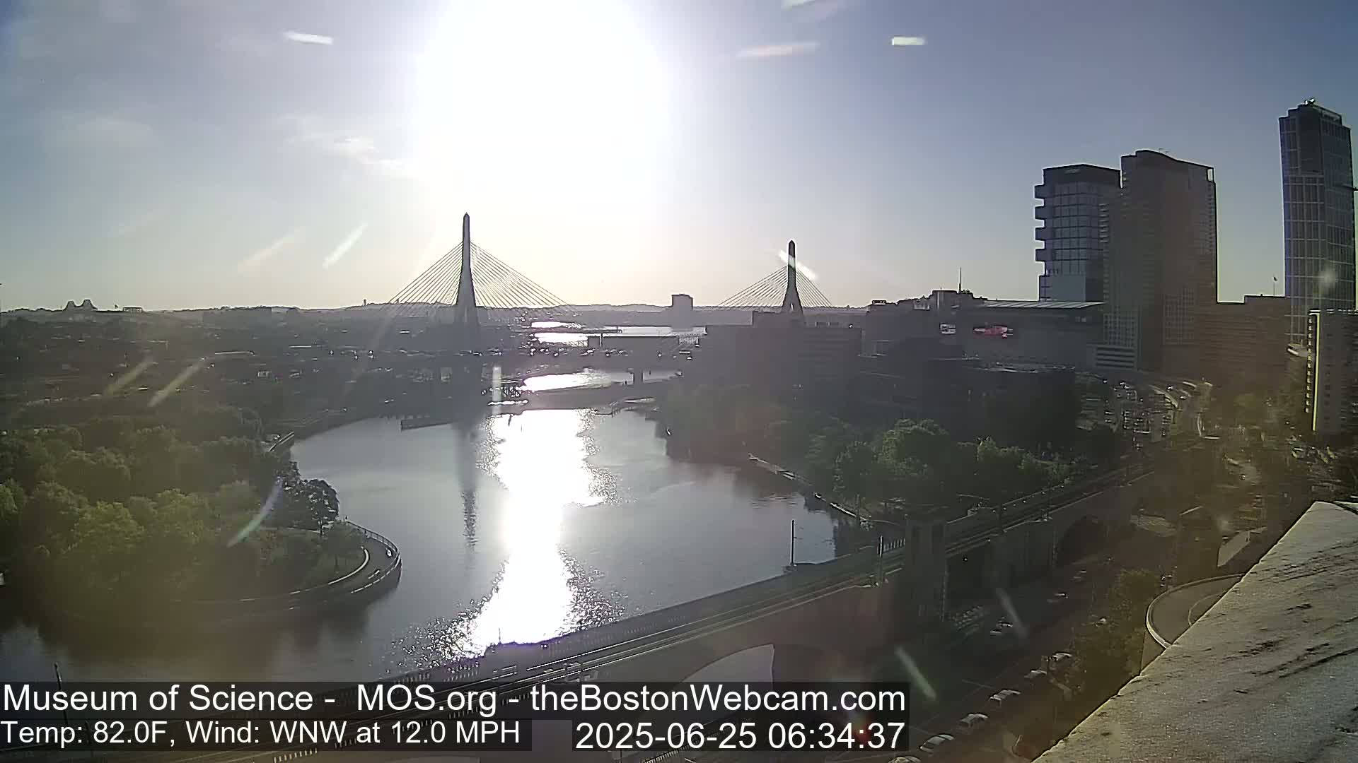  Green Line Subway & Bridge Live Cam - Cambridge, Boston, Massachusetts ,USA