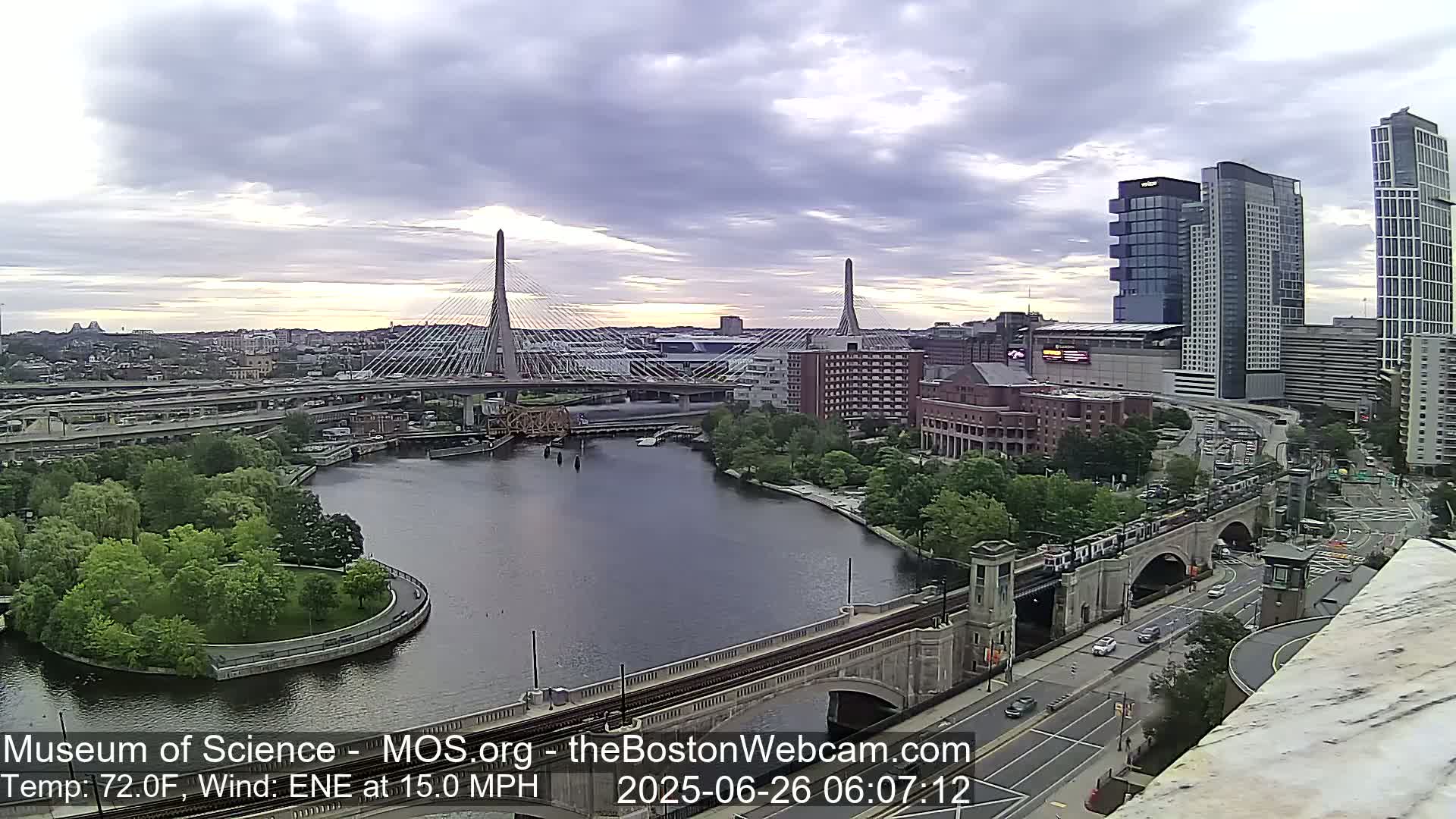 Green Line Subway & Bridge Live Cam - Cambridge, Boston, Massachusetts ,USA