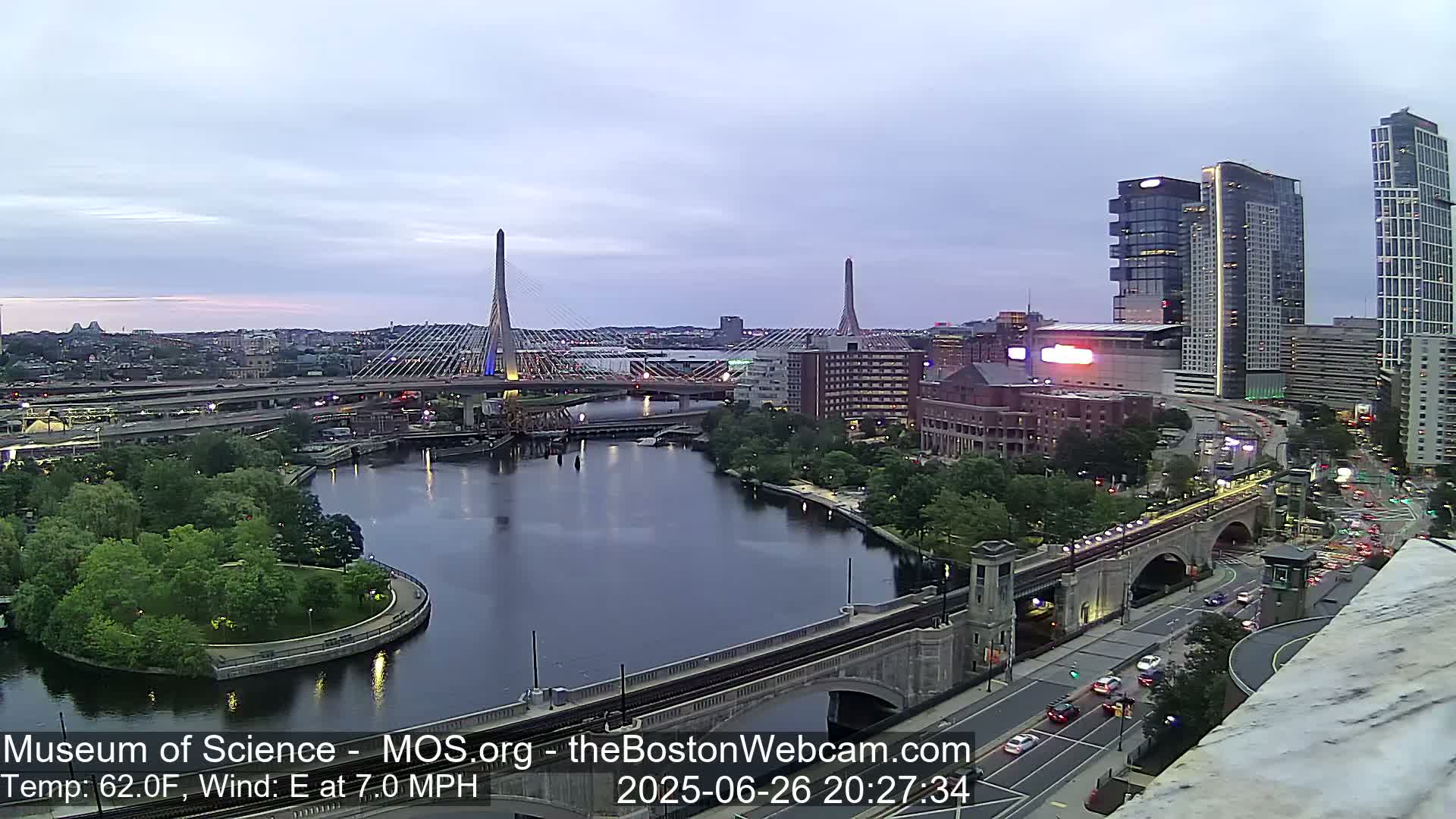 Green Line Subway & Bridge Live Cam - Cambridge, Boston, Massachusetts ,USA