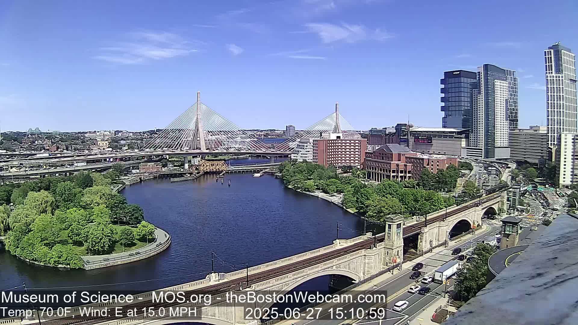  Green Line Subway & Bridge Live Cam - Cambridge, Boston, Massachusetts ,USA