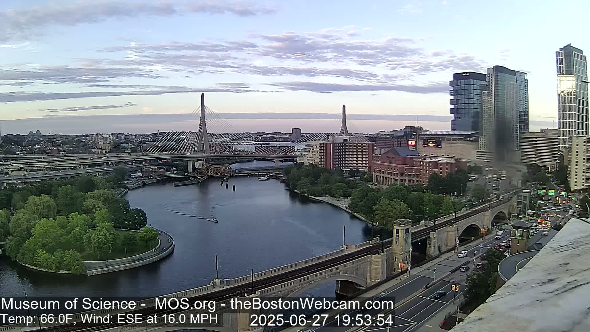  Green Line Subway & Bridge Live Cam - Cambridge, Boston, Massachusetts ,USA