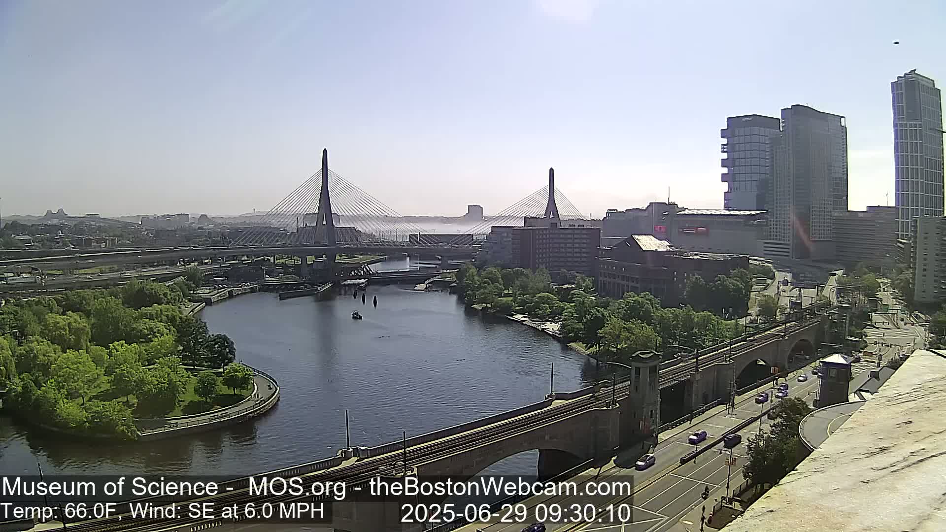  Green Line Subway & Bridge Live Cam - Cambridge, Boston, Massachusetts ,USA