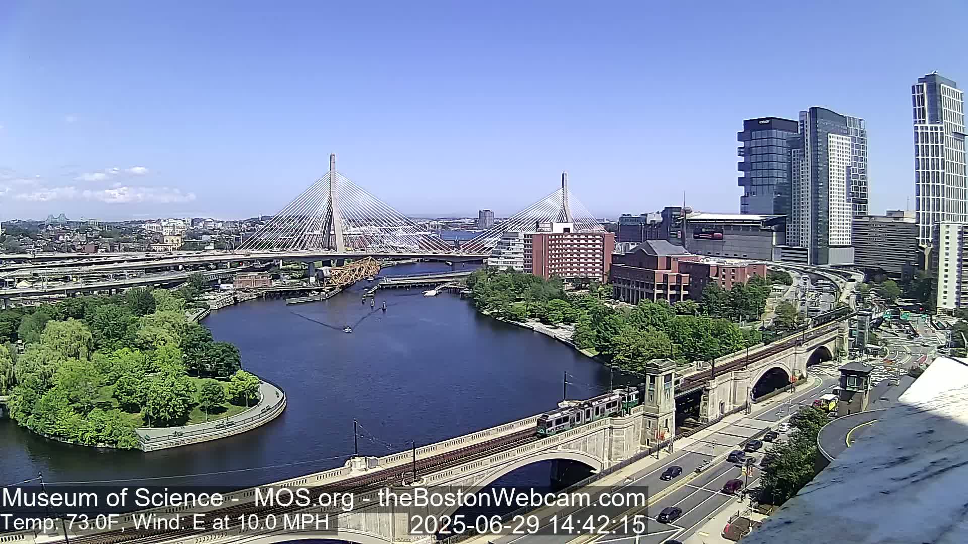  Green Line Subway & Bridge Live Cam - Cambridge, Boston, Massachusetts ,USA