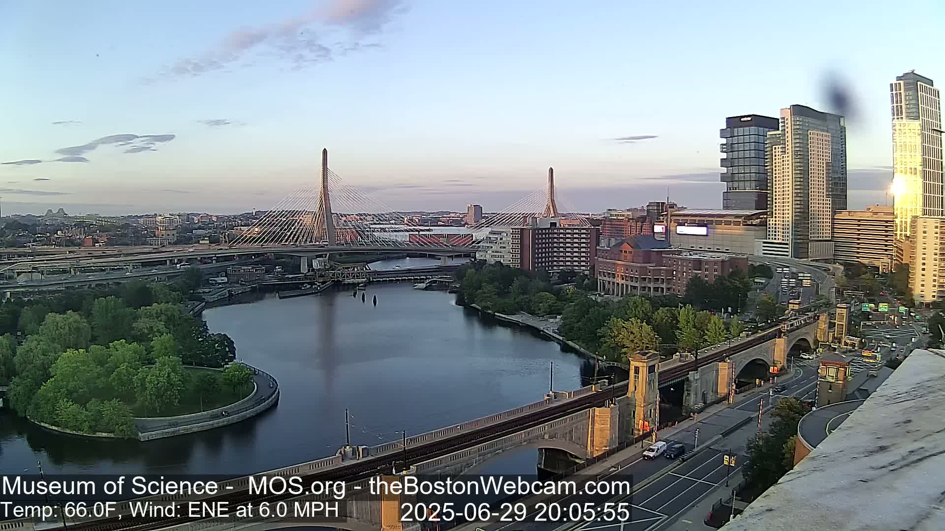  Green Line Subway & Bridge Live Cam - Cambridge, Boston, Massachusetts ,USA