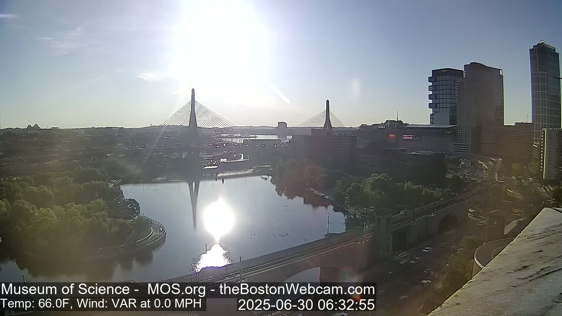  Green Line Subway & Bridge Live Cam - Cambridge, Boston, Massachusetts ,USA