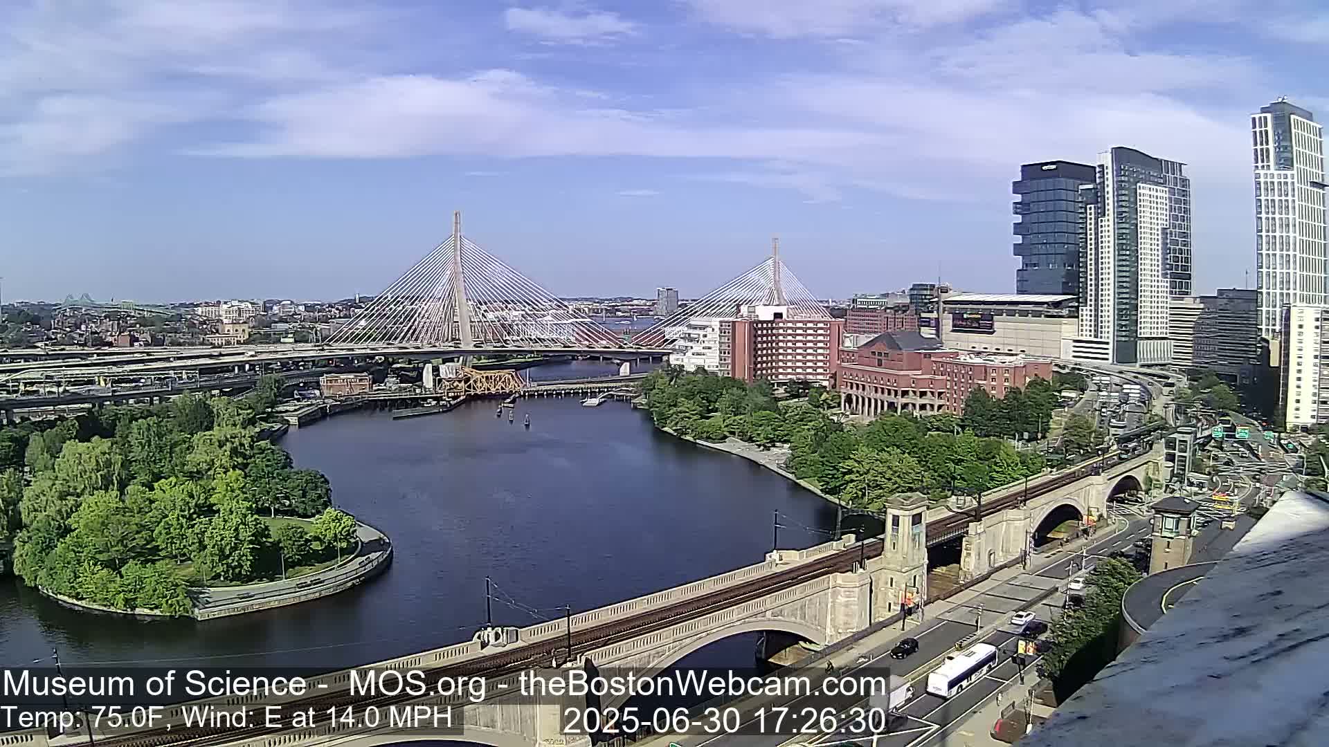  Green Line Subway & Bridge Live Cam - Cambridge, Boston, Massachusetts ,USA