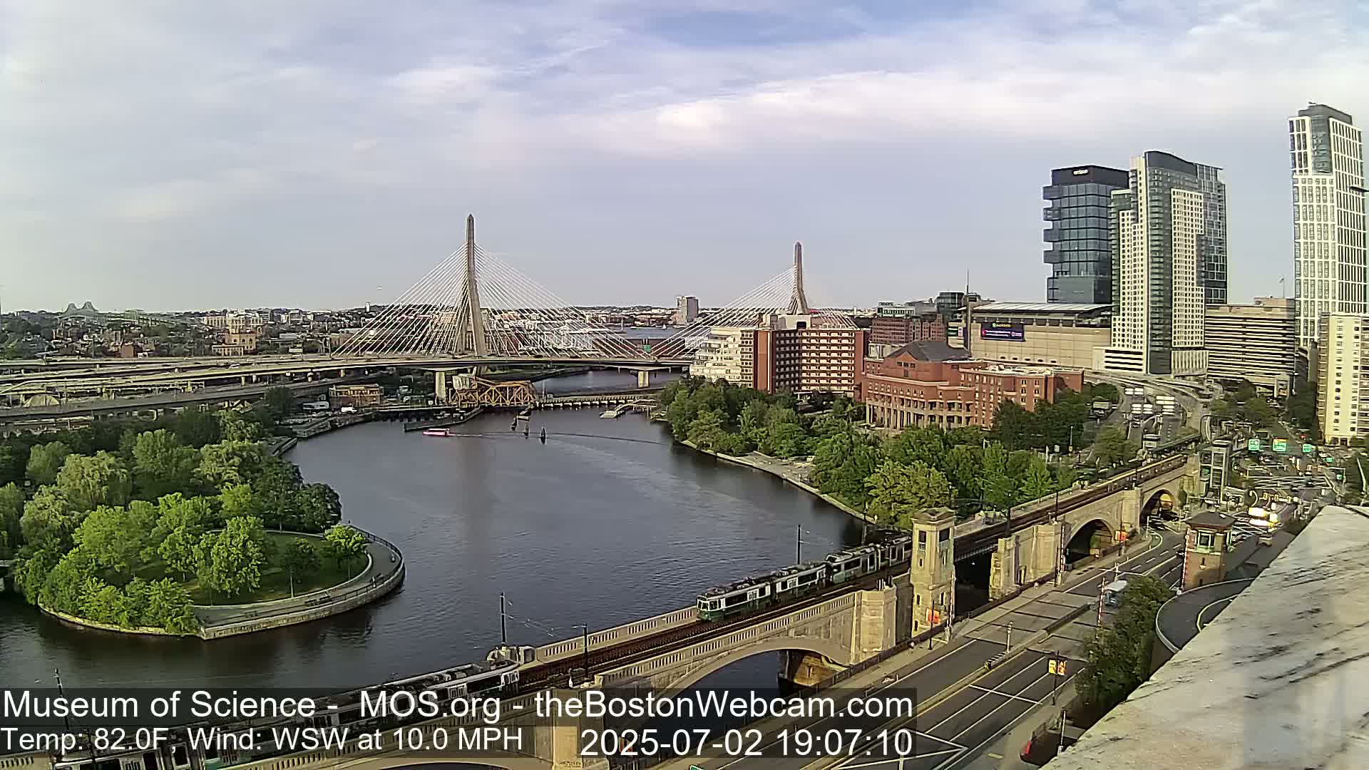  Green Line Subway & Bridge Live Cam - Cambridge, Boston, Massachusetts ,USA