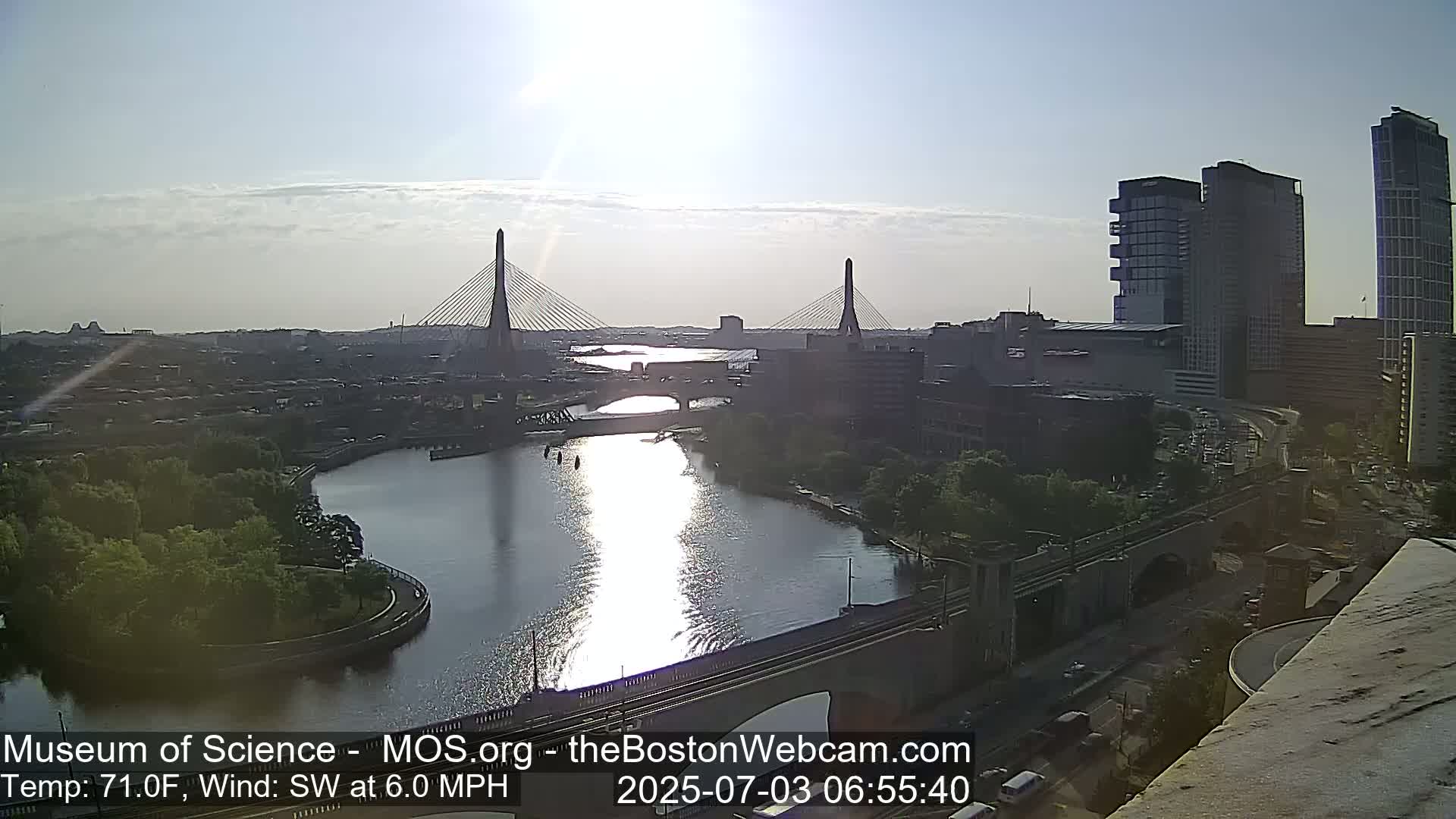  Green Line Subway & Bridge Live Cam - Cambridge, Boston, Massachusetts ,USA